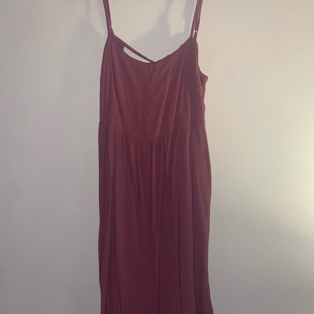 Elegant Burgundy Maxi Dress